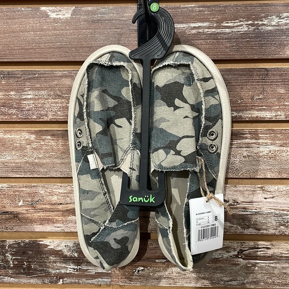 Sanuk Women’s Camo Slip-Ons - Picture 1 of 2